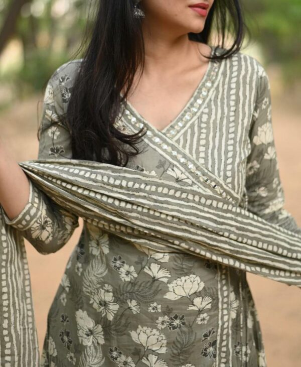 Three Piece Set Dark Colour